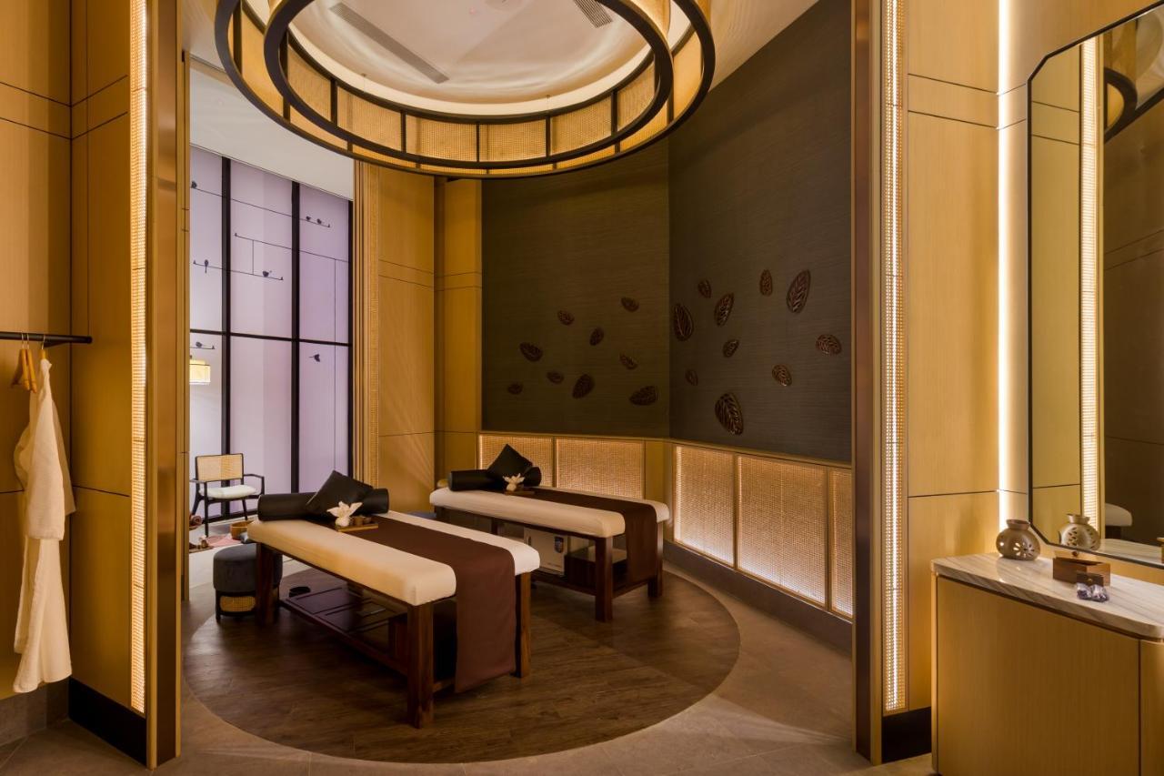 M Resort & Hotel Kuala Lumpur Ngoại thất bức ảnh The Spa at The St Regis Mumbai