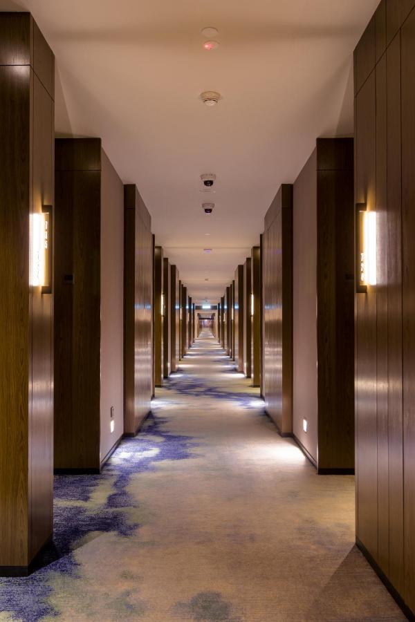 M Resort & Hotel Kuala Lumpur Ngoại thất bức ảnh A corridor at the hotel