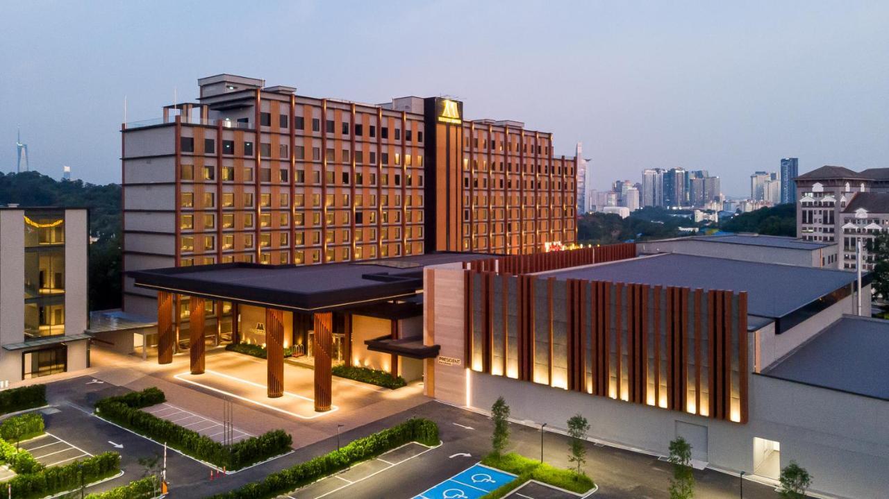 M Resort & Hotel Kuala Lumpur Ngoại thất bức ảnh The hotel in 2016